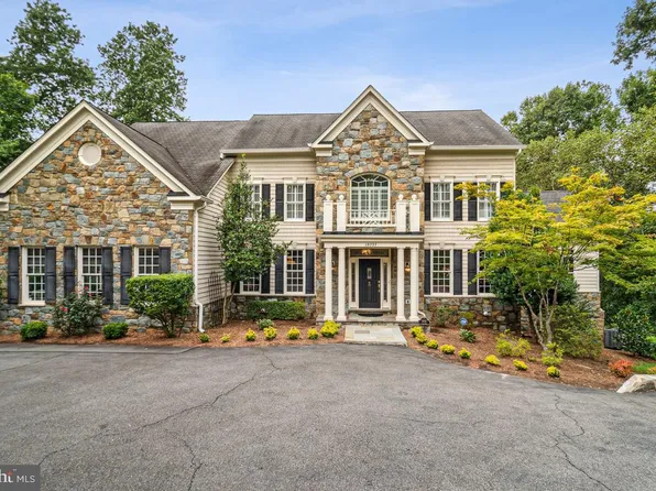 10727 Vale Rd, Oakton, VA 22124