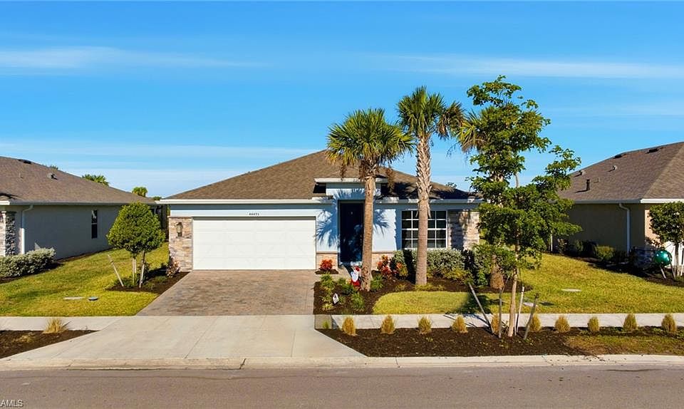 1st image of 44495 Palm Frond DR