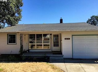 655 E Gloucester St, Gladstone, OR 97027