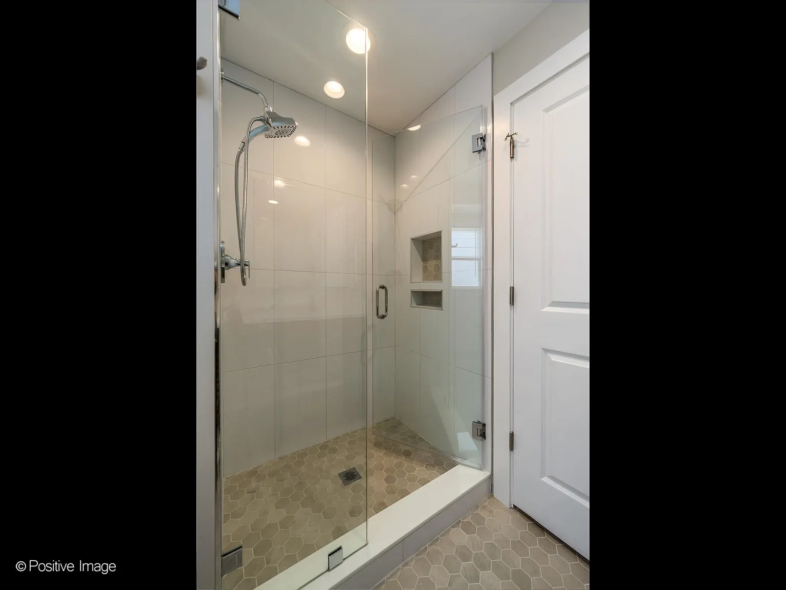 1 bed, 800 sqft, $2,000 — Photo 3