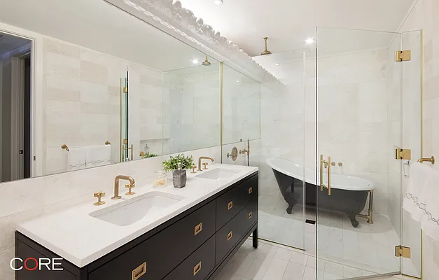 Rented by CORE | media 15