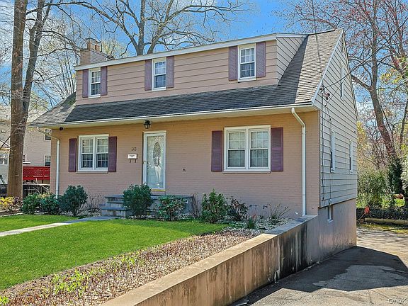 3rd image of 43 John Alden Road