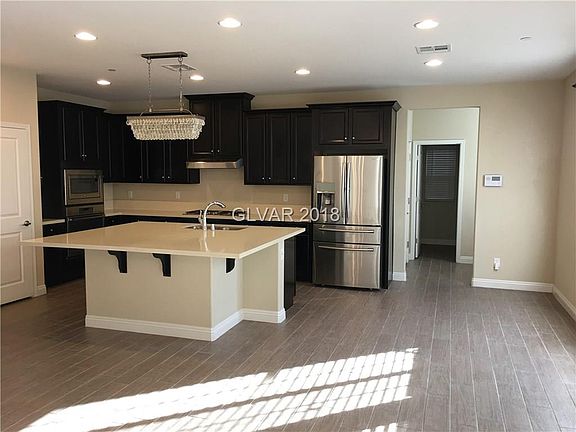 4th image of 953 Twilight Peak Ave