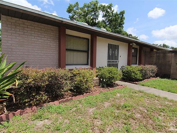 3rd image of 9865 Lancewood St