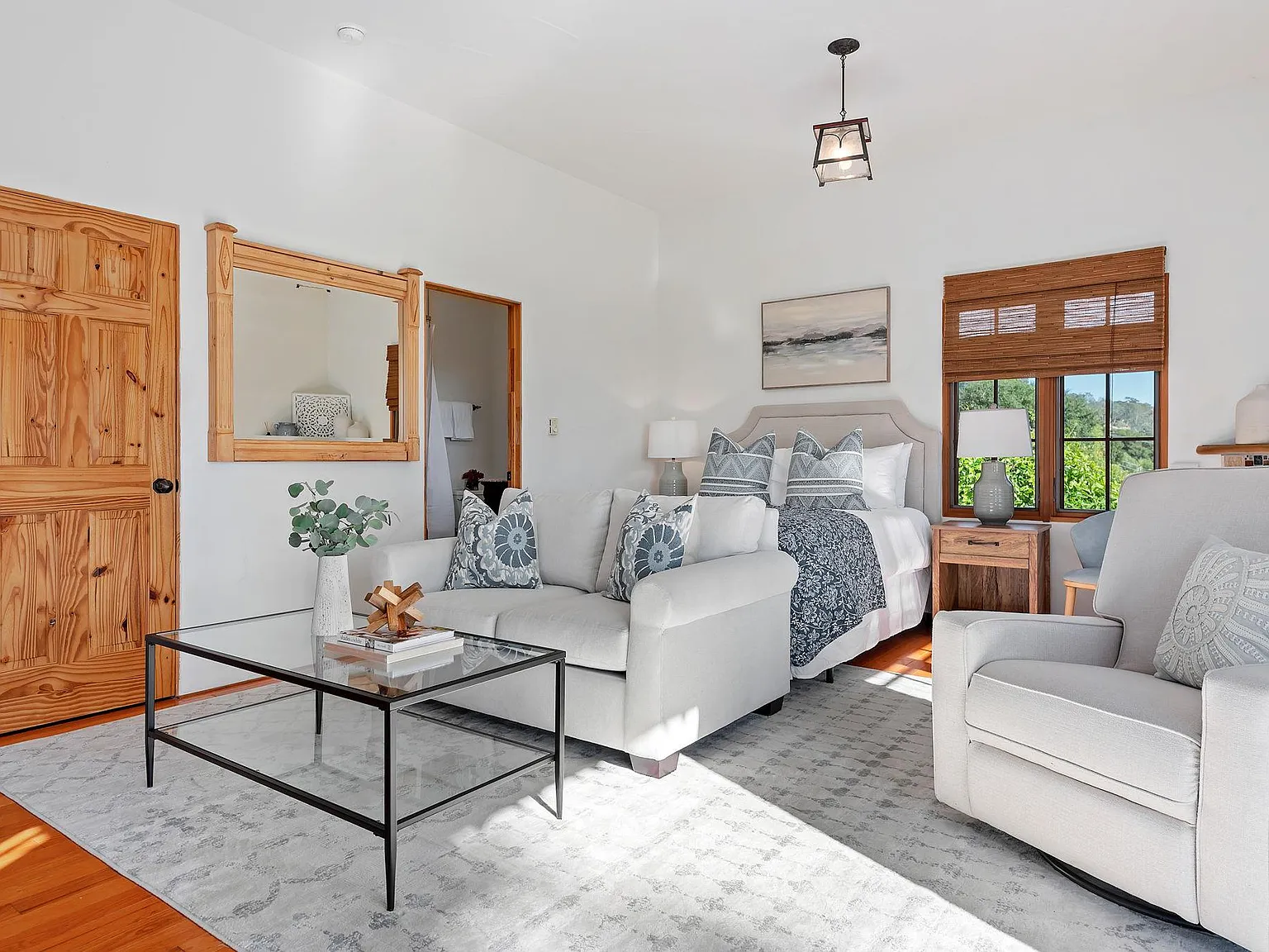 Studio, 450 sqft, $3,300 — Photo 3