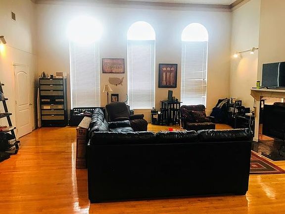 3rd image of 2165 N Clybourn Ave #3BI