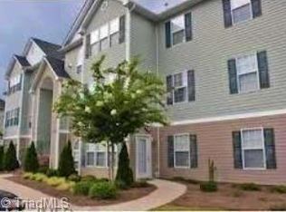 4700H Pennoak Ln, Greensboro, NC 27407