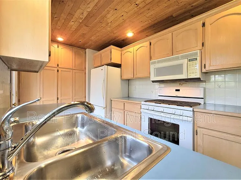 8002 W Glen Dr — Photo 7