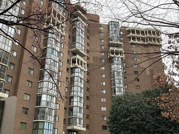 2nd image of 1600 N Oak St APT 704