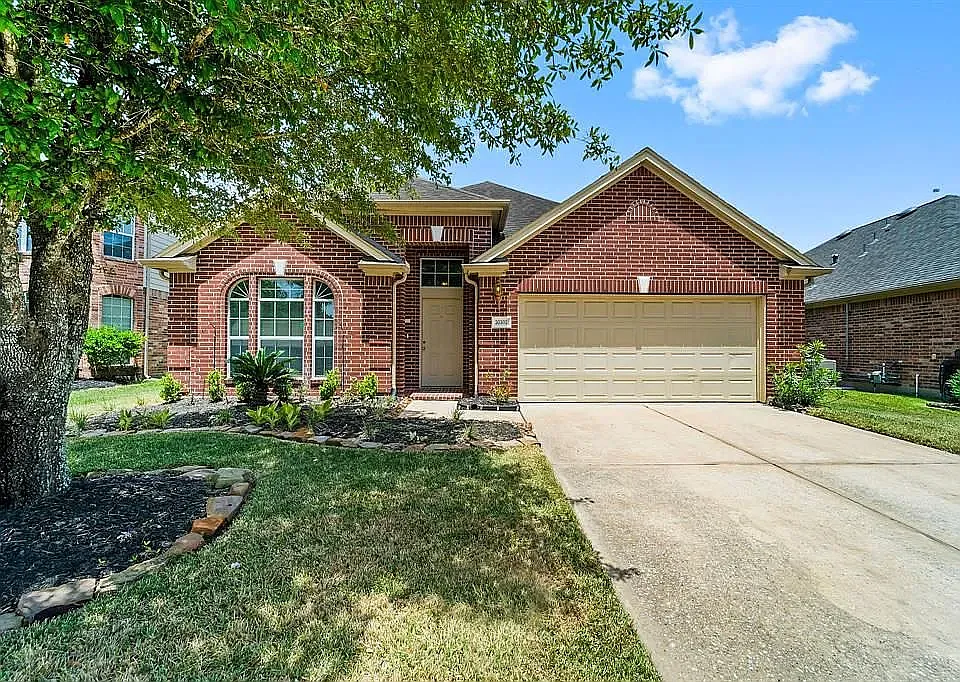 4 bed, 1969 sqft, $2,300 — Photo 4