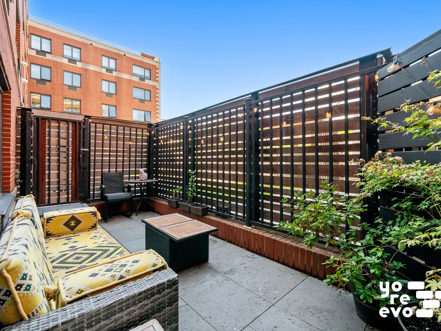 1330 Fifth Avenue — Photo 3