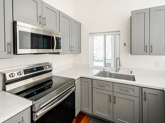 4th image of 2474 Pleasant Way Unit D