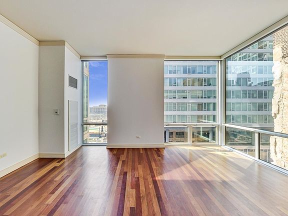 5th image of 170 W Polk St APT 901