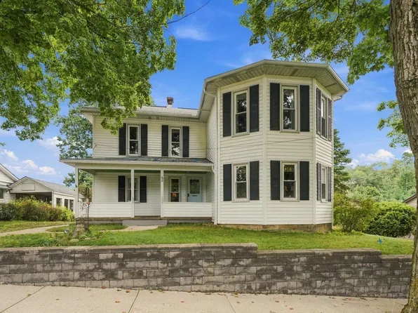 62 S Main St, Marengo, OH 43334