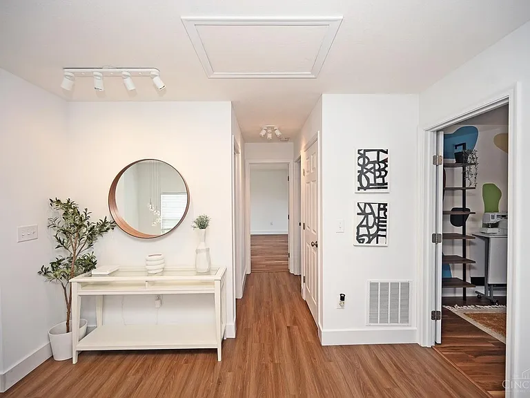 5595 Noble Ct — Photo 31