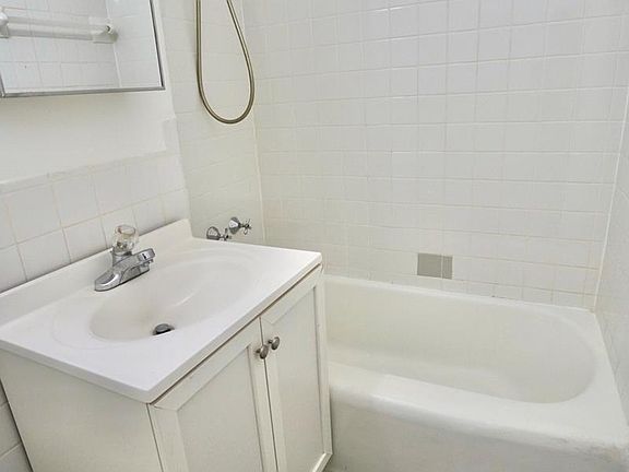 5th image of 141 E 55th St APT 6H