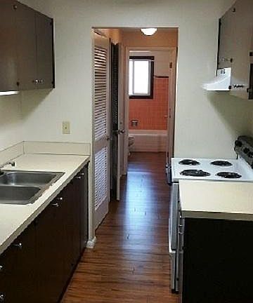 5th image of 1902 S Union Ave APT 25