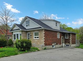 136 Gibb St #BASEMENT, Oshawa, ON L1J 1Y5