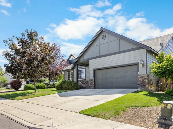 2644 SW 50th St, Redmond, OR 97756