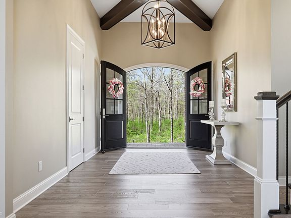 5th image of 541 Macintosh Ln