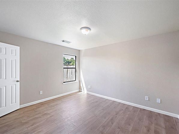 3014 La Estancia Ln