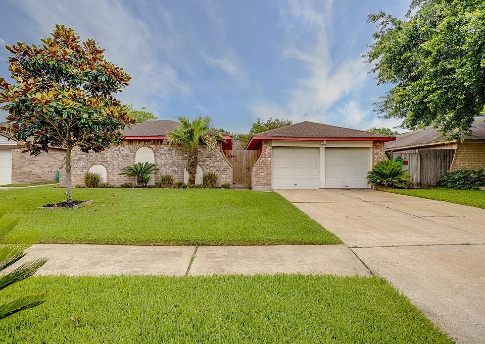 1st image of 13718 Bonaventure Dr