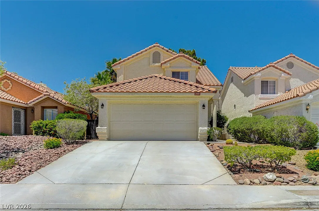 3 bed, 2.5 bath, 1638 sqft, $2,200 — Photo 1