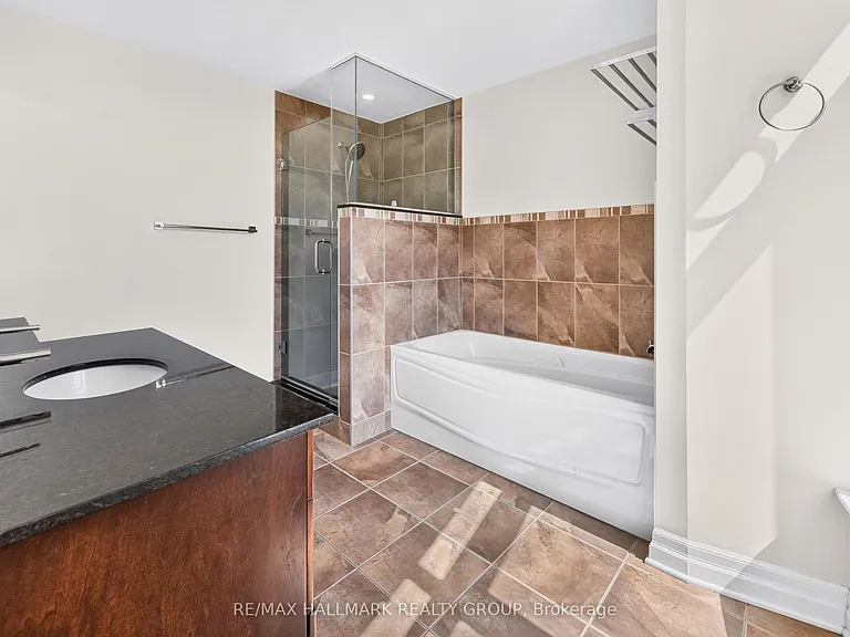 245 Kent St #909 — Photo 23