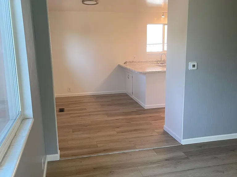 4618 S Russell St — Photo 7