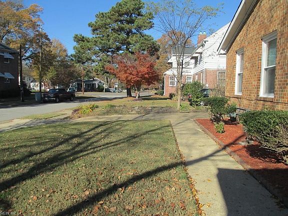 2nd image of 191 Dupont Cir #A