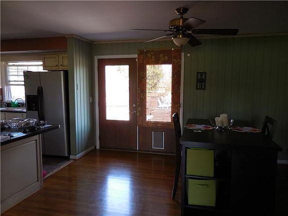 3rd image of 2633 Western Hills Dr