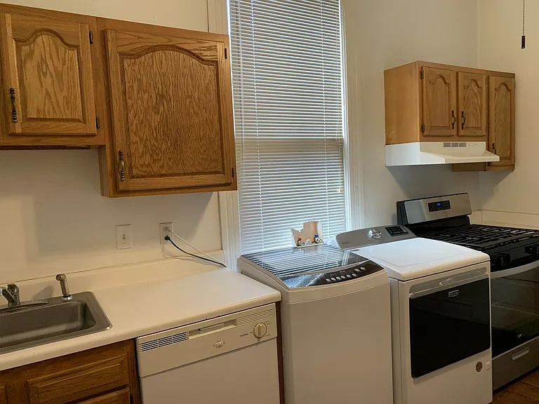 1636 Peniston St #B — Photo 6