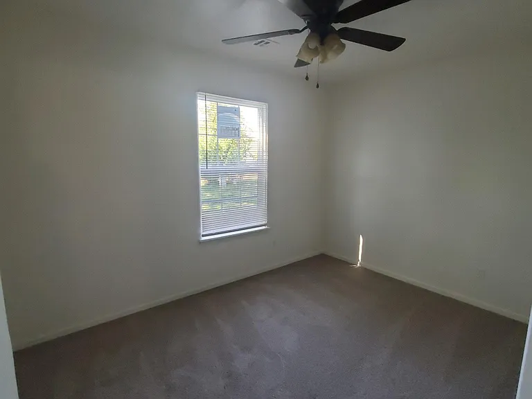 1024 N Oak Ct — Photo 16