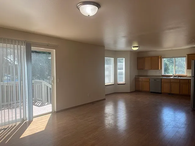 10616 62nd Ave NE — Photo 7