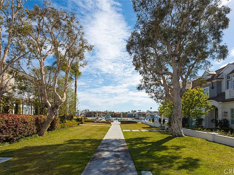 14 Beacon Bay — Photo 44