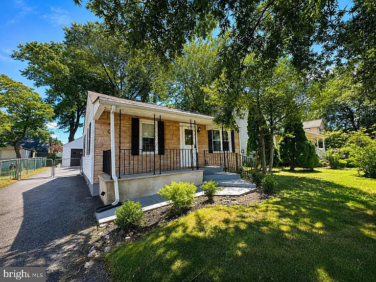 1407 Wall Ave — Photo 1