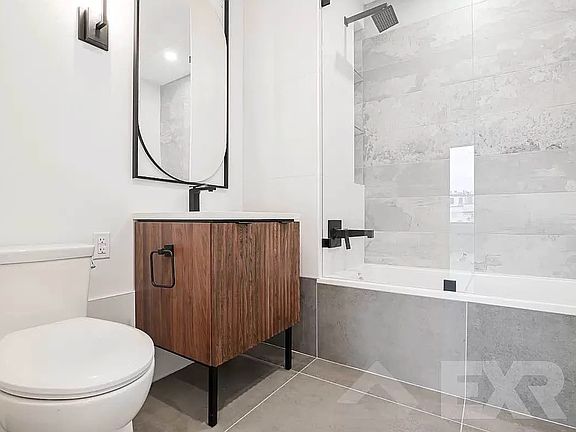 3rd image of 957 Atlantic Ave #505