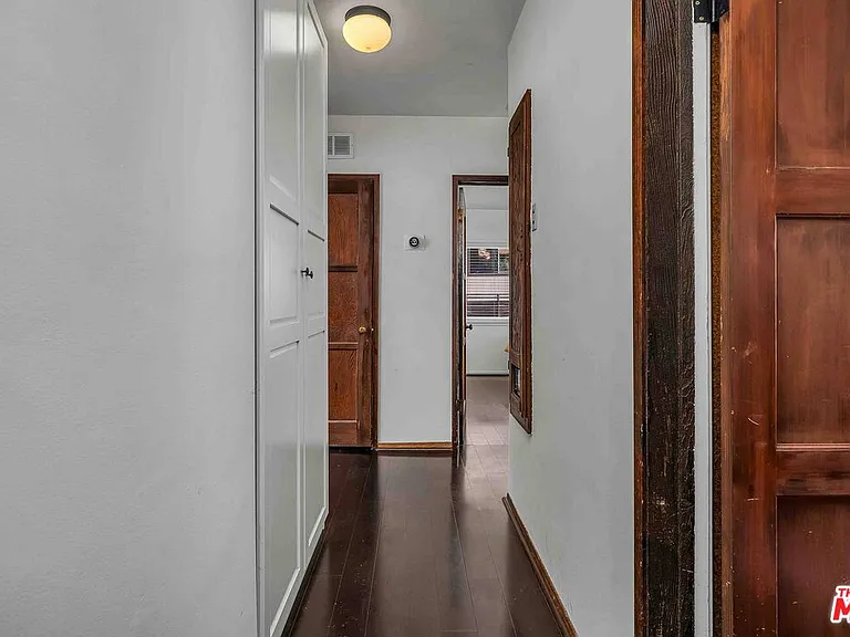 9859 Easton Dr — Photo 4