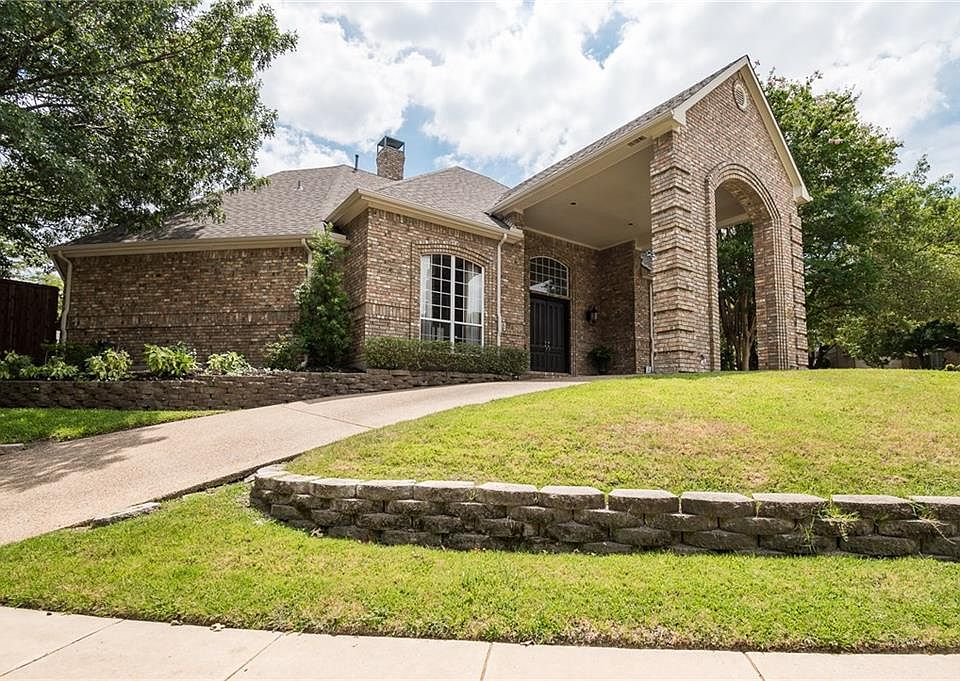 1st image of 1100 Shady Oaks Cir