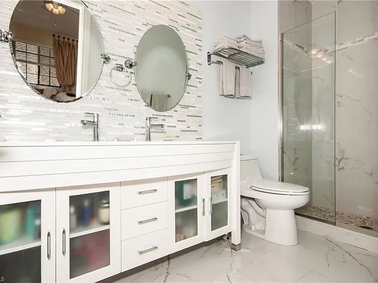 860 Meadowland Dr #E — Photo 21