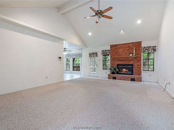 5th image of 5521 Somerford Ln