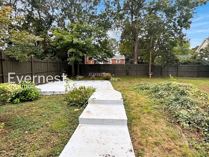 109 Mayfair Rd — Photo 28