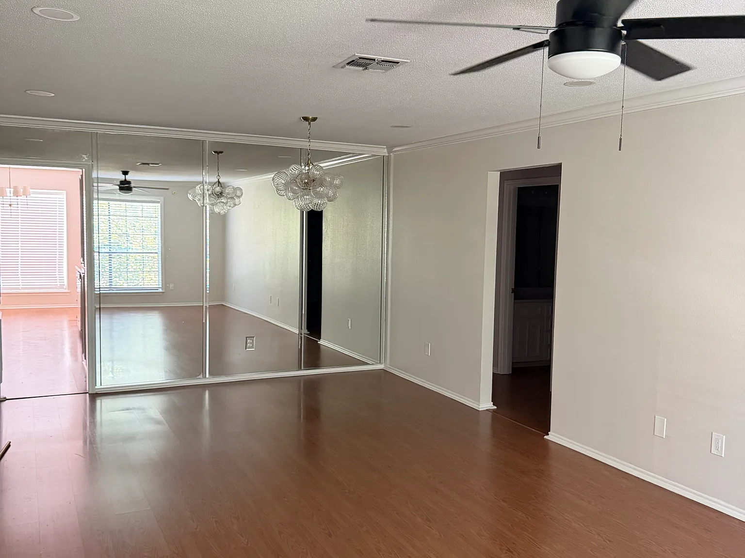 2 bed, 1174 sqft, $1,900 — Photo 2