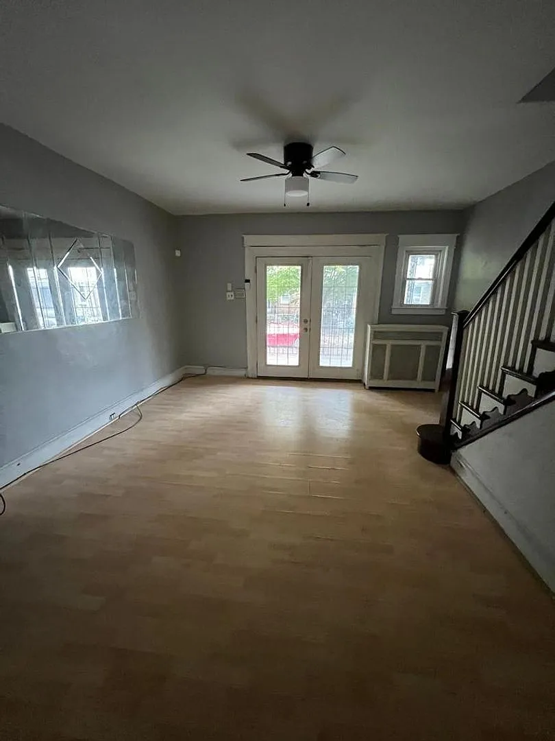 Remodeled Front Porch Home - Frankford — Photo 4