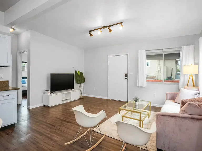 728 Stepney Pl — Photo 10