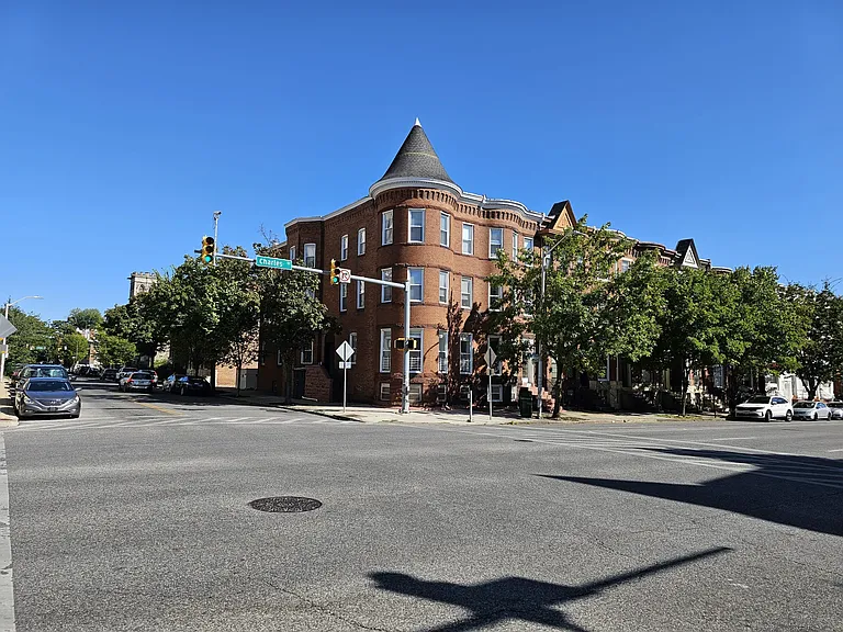 2647 N Charles St #1 — Photo 32
