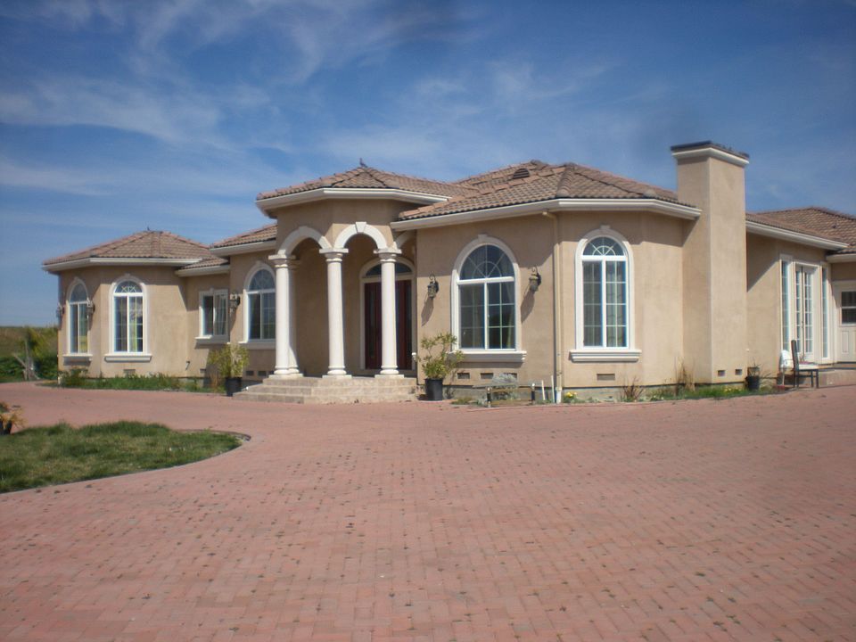 Welcome to 2089 N. Livermore