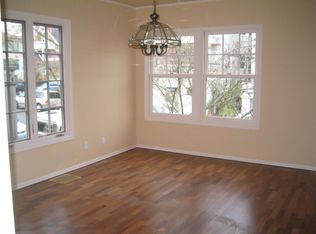 2374 NW Northrup St APT 1, Portland, OR 97210