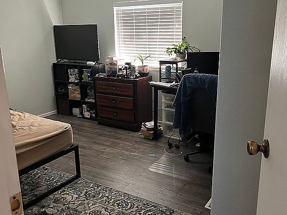 5th image of 33125 Zinck Way