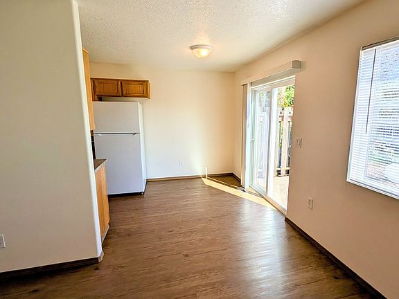 3rd image of 450 NE A St #450-07